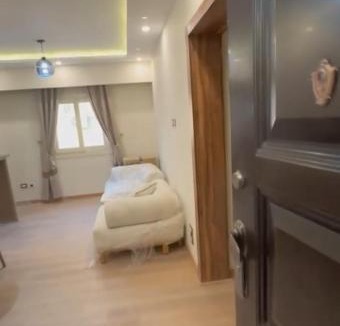 The 5th Settlement Apartment | Rosy