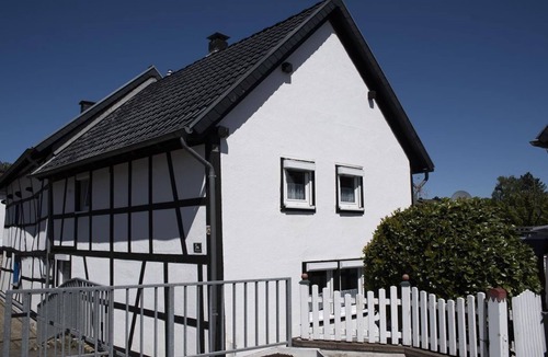 Kommern House | Rosy times, vacation in a half-timbered house - 4-Bett-Ferienhaus Rosige Zeiten
