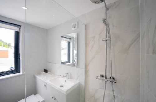 Cowes House | Rotherwood, Gurnard Seafront