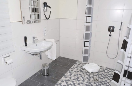 Wiesenbronn Hotel | RotHweinHotel