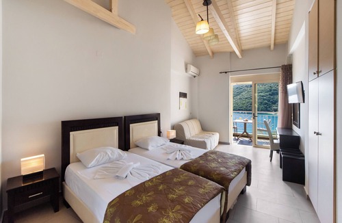 Mikros Gialos Hotel | ROUDA VILLAGE