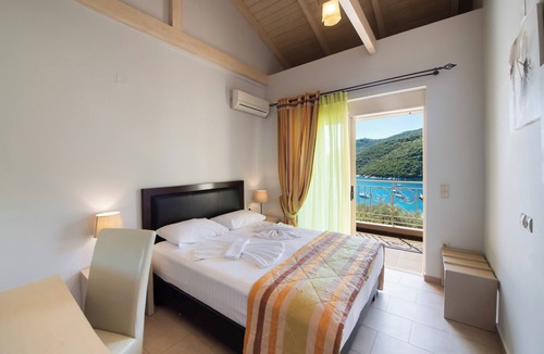 Mikros Gialos Hotel | ROUDA VILLAGE