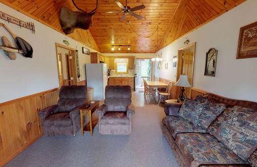 Gaines Cabin | Rough Cut Lodge - Spruce Cabin