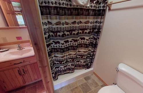Gaines Hotel | Rough Cut Lodge - Suite 2