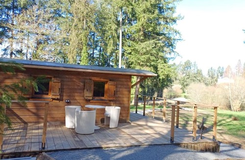 Saint-Pardoux Ski Chalet | Roulotte des Hêtres au Domaine de Vauguenige