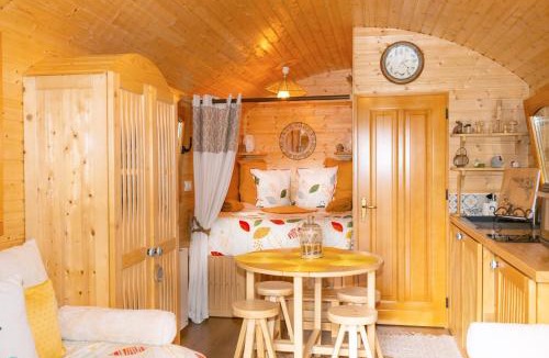 Sainte-Opportune-du-Bosc House | Roulotte Les Deux Geais