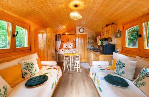 Sainte-Opportune-du-Bosc House | Roulotte Les Deux Geais