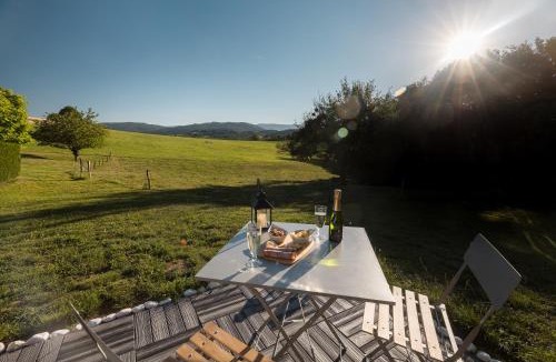 Menthonnex-sous-Clermont House | Roulotte Paradis: insolite, SPA privatif, piscine