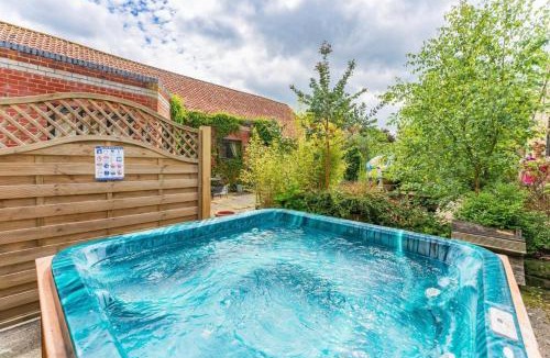 Foxley House | Roundabout Farm