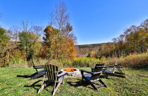 Plymouth House | RoundTop Chalet - Hot Tub, Fire Pit & Mountain Views near Killington & Okemo
