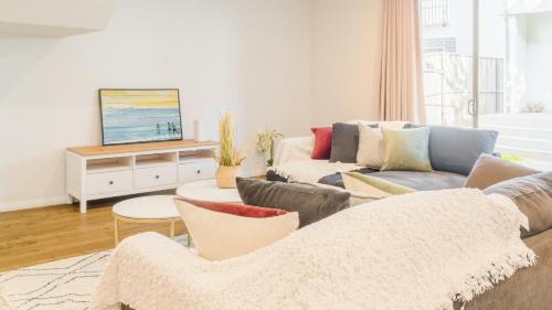 Rouse Hill House | Rousehill cozy 4Br house close to Train&Shopping&Parks