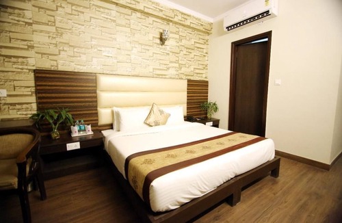 Noida Hotel | Rousha Inn