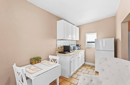 Nob Hill Apartment | Route Sixty Sixn'-Casita, 1 Bedroom, 1 Bath Guest House