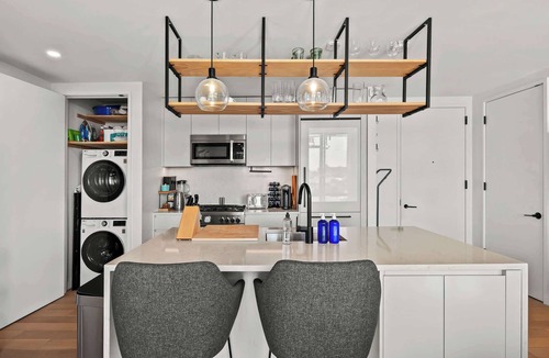 Williamsburg Apartment | Rove Travel | Metropolitan Place | PH with Gym