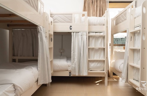 Jumeirah Beach Residence Hostel | Rovers Beach Hostel JBR