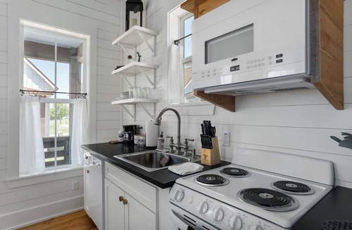 Driftwood Cabin | Row Home - Standard Cabin I