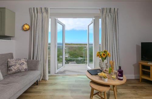 Mullion Apartment | Rowena