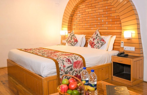 Dal Lake Hotel | Royal Comfort Regency
