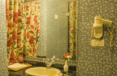 Dal Lake Hotel | Royal Comfort Regency
