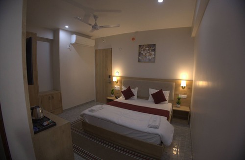 Sikar Hotel | Royal Greens