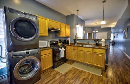 Downtown Baltimore Apartment | Royal Haven 2k SqFt Sleeps 6 Free St Prk