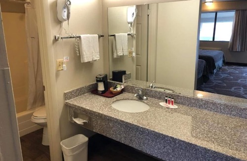 Carterville Hotel | Royal Inn Provo