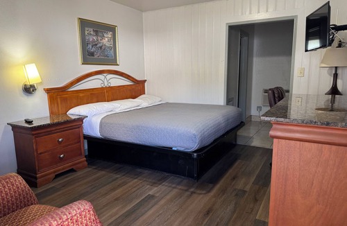 Eustis Hotel | Royal Inn