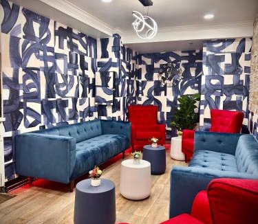 Cabbagetown South Hotel | Royal Oak Inn