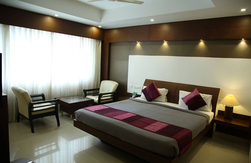 Kannur Hotel | Royal Omars