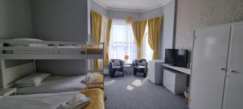 Sandown Hotel | Royal Pier