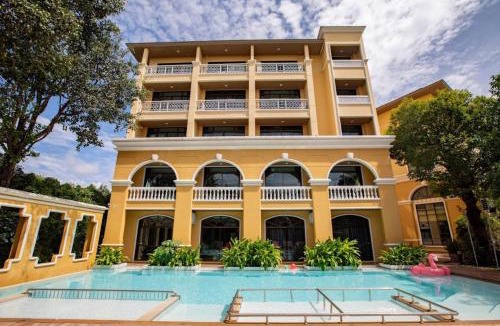 Downtown Krabi Hotel | ROYAL PINEAPPLE HOTEL l a welcome to wealth and good fortune