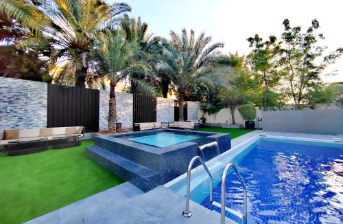 Jumeirah Park Villa | Royal private pool, Lux 7-bedroom villa on Marina