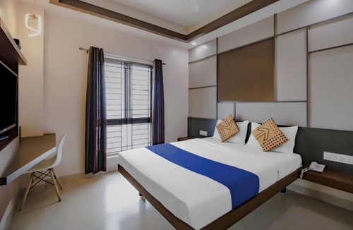 Gandhi Nagar Hotel | Royal Regency Lodge