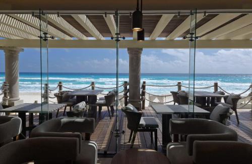 Punta Cancun Hotel | Royal Select at Grand Park Royal Cancún - All Inclusive - Adults Only