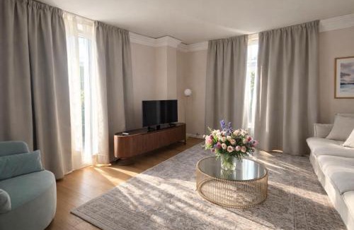 Roiano-Gretta-Barcola-Cologna-Scorcola Apartment | Royal Suite Apartment