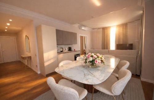 Roiano-Gretta-Barcola-Cologna-Scorcola Apartment | Royal Suite Apartment
