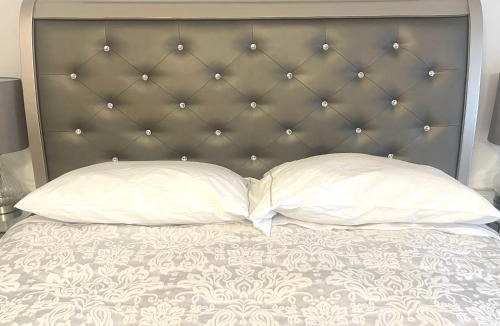 Paine-Sec Apartment | Royal View Chateau Frontenac Balconies 6 bedrooms 15 guests