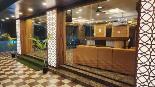 Kizhakkupuram Hotel | Royal View Residency