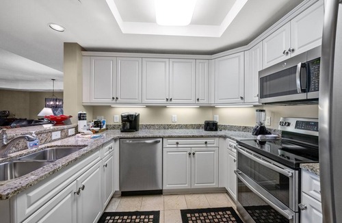Arcadian Shores Condo | Royale Palms 2004 Renovated Oceanview w/Pool/Beach