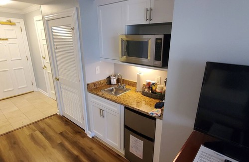 Arcadian Shores Apartment | Royale Palms 602H Oceanview Studio w/Pool & Beach