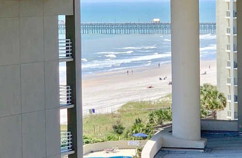 Arcadian Shores Apartment | Royale Palms 602H Oceanview Studio w/Pool & Beach
