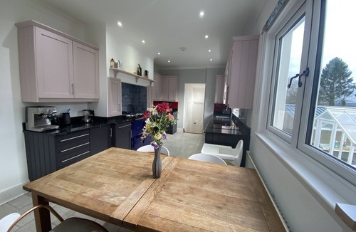 East Grinstead House | Rozel Ashdown Rental, huge garden, swim spa and hot tub and separate annex