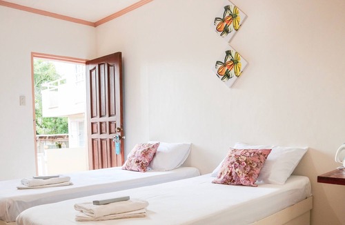 Tacloban Hostel | RQS Hostel