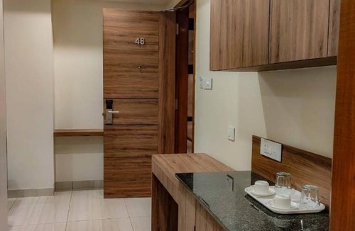 Central Chennai Hotel | RR Mount Elite Suites