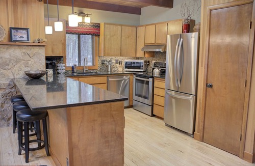 Black Butte Ranch House | RR067 | Charming home close to South Meadow Pool and Glaze Meadow Recreation.
