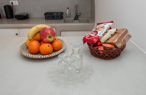 Parikia Apartment | Ruby Apartment For 2 – Cozy Seaside Retreat with Balcony and Workspace