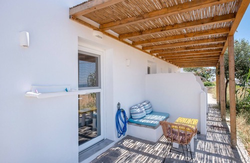 Parikia Apartment | Ruby Apartment For 2 – Cozy Seaside Retreat with Balcony and Workspace
