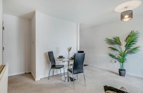 Central Milton Keynes Apartment | Ruby City Stay Apartment CMK Free Parking