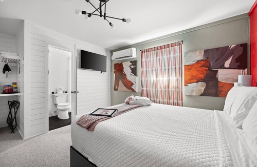 Port St. Joe Hotel | Ruby Del Sol | Bold Red Boutique Suite