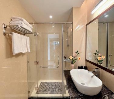 Ha Long Hotel | Ruby hotel Tuần Châu